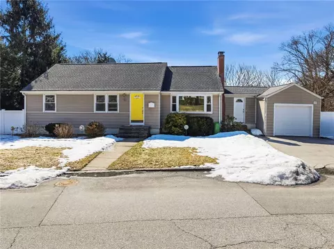 420 Auburn St, Cranston, RI 02910