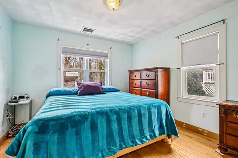 Bedroom - 26 Barton Ave, Warwick, RI 02889 photo 3 of 11
