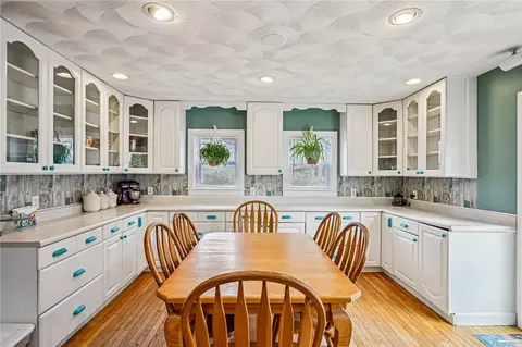 Kitchen - 26 Barton Ave, Warwick, RI 02889 photo 1 of 6