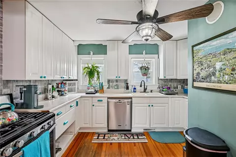 Kitchen - 26 Barton Ave, Warwick, RI 02889 photo 4 of 6
