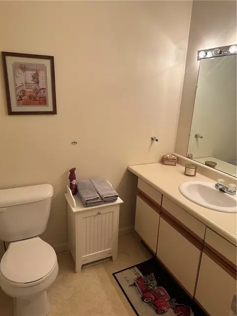 Bath - 36 Bleachery Ct, Warwick, RI 02886 photo 1 of 2