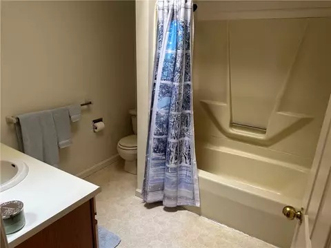 Bath - 36 Bleachery Ct, Warwick, RI 02886 photo 2 of 2