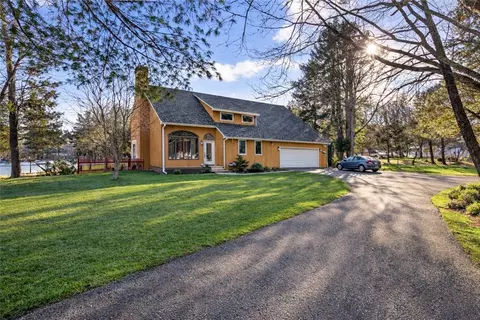 69 Talbut Rd, Scituate, RI 02831