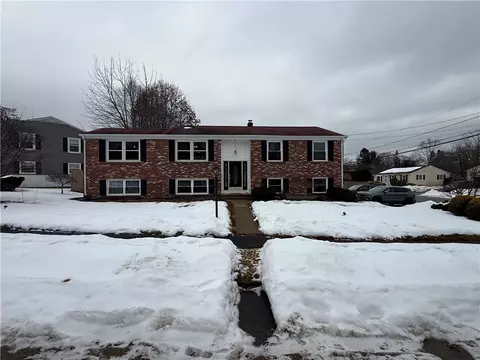 52 Cottonwood Dr, Cranston, RI 02921