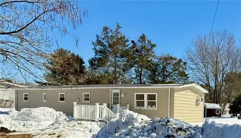 18 Airport Rd, Coventry, RI 02816