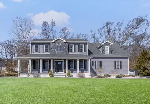 15 Bourque Rd, Cumberland, RI 02864