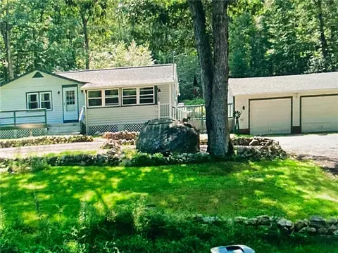 29 Mount Hygeia Rd, Foster, RI 02825