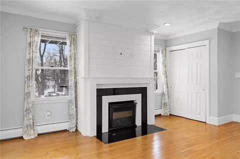 Living - 32 Pilgrim Ave, Coventry, RI 02816 photo 1 of 8
