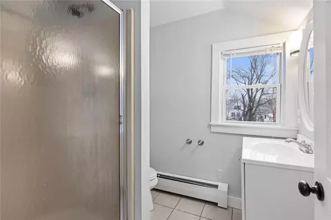 Bath - 32 Pilgrim Ave, Coventry, RI 02816 photo 1 of 2
