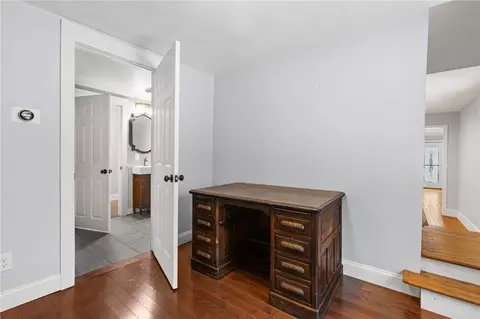Entry Way - 32 Pilgrim Ave, Coventry, RI 02816 photo 4 of 8