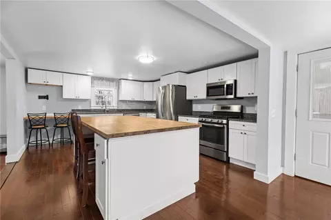 Kitchen - 32 Pilgrim Ave, Coventry, RI 02816 photo 3 of 6