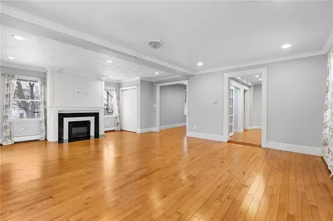 Living - 32 Pilgrim Ave, Coventry, RI 02816 photo 5 of 8