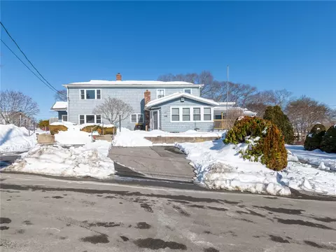 1082 Hancock St, Fall River, MA 02721