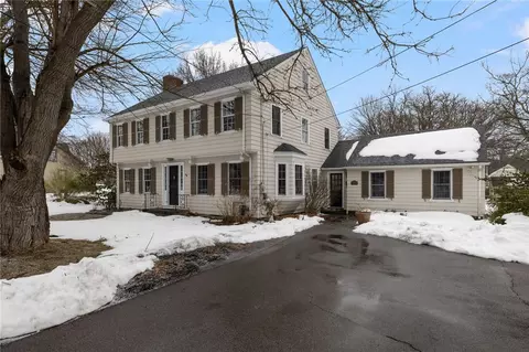 1220 Hope St, Bristol, RI 02809