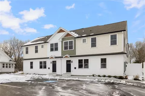 Exterior - 2907 Post Rd #2, Warwick, RI 02886 photo 3 of 4