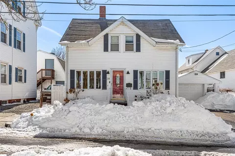 39 Orchard St, East Providence, RI 02914