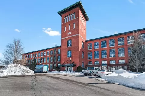 1 Tupperware Dr #326, North Smithfield, RI 02896