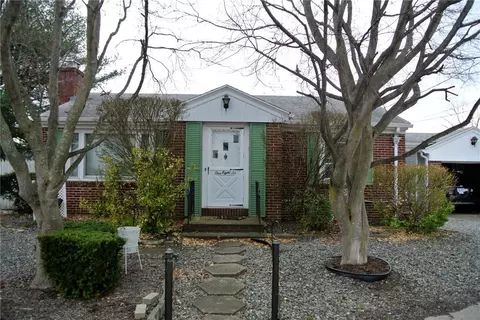 186 Fiat Ave, Cranston, RI 02910