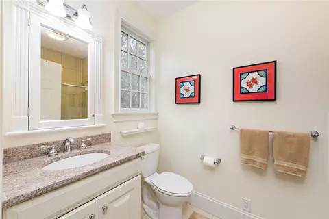 Bath - 8 Kettle Close, Westerly, RI 02891 photo 2 of 3