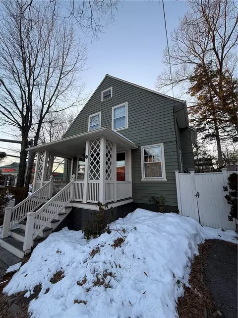 98 Butler Ave, Providence, RI 02906