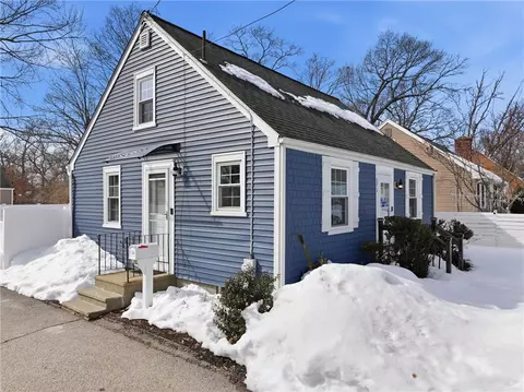 175 Pettaconsett Ave, Warwick, RI 02888 photo 5