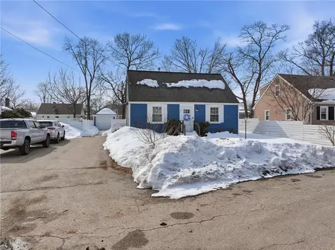 175 Pettaconsett Ave, Warwick, RI 02888 photo 4