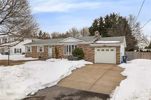 127 Dellwood Rd, Cranston, RI 02920