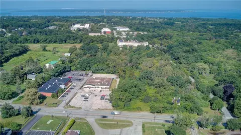 2500 E Main Rd, Portsmouth, RI 02871