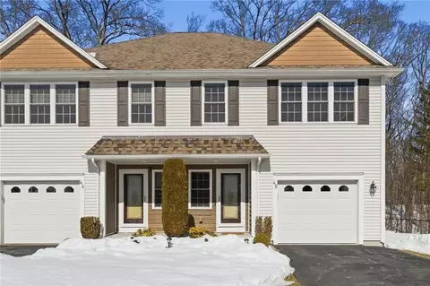 1027 Providence St #4B, West Warwick, RI 02893