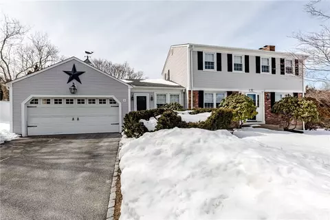 93 Tanglewood Dr, West Warwick, RI 02893