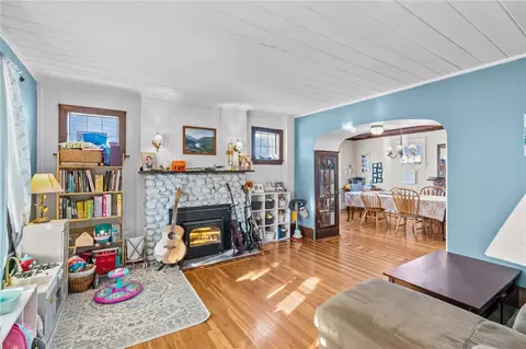 Living - 87 Kermit St, Woonsocket, RI 02895 photo 1 of 3