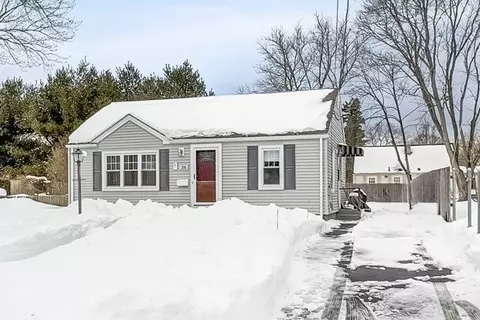 Exterior - 205 Payton Ave, Warwick, RI 02889 photo 6 of 9