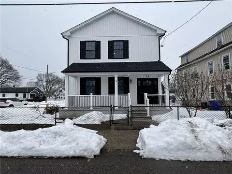 38 Ashburne St, Pawtucket, RI 02861