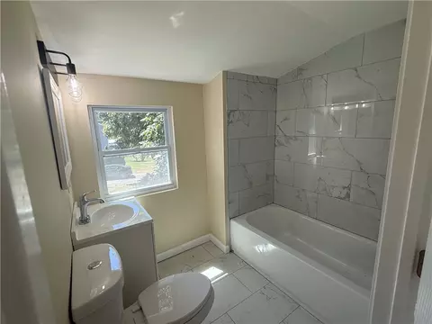 Bath - 64 Ormsby Ave, Warwick, RI 02886 photo 1 of 2