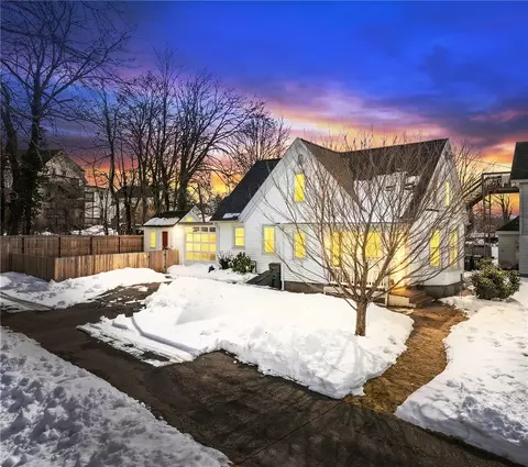 16 Spring St, Westerly, RI 02891