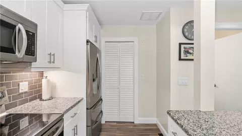 Kitchen - 993 Williamsburg Cir, Warwick, RI 02886 photo 3 of 4