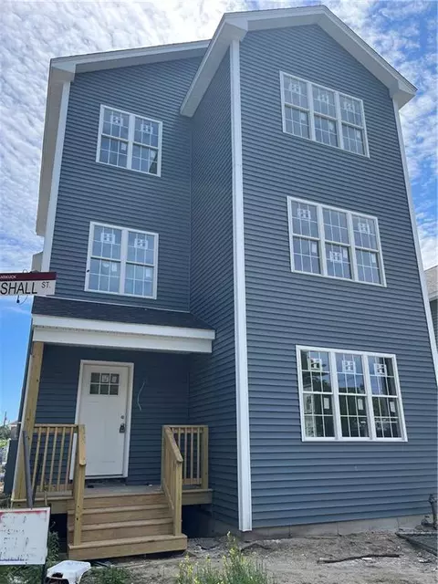 84 Coggeshall St, Providence, RI 02904