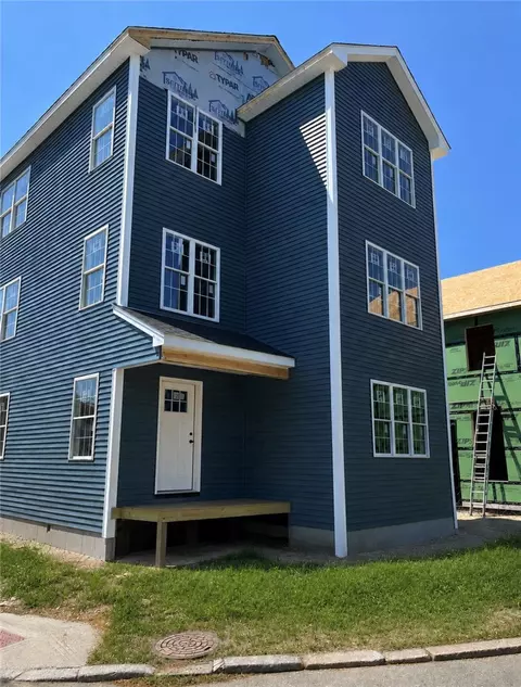 84 Coggeshall St, Providence, RI 02904