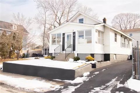 30 Oneil St, Providence, RI 02904