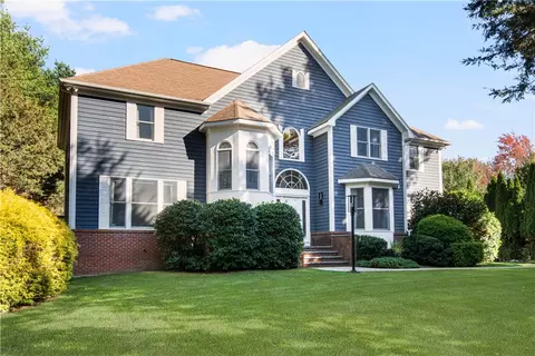 95 Pheasant Dr, East Greenwich, RI 02818