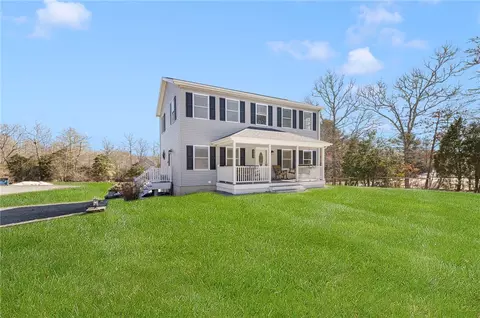 502 Southlake Rd, Tiverton, RI 02878