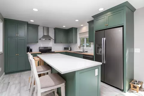 58 Alfred Ave, Johnston, RI 02919