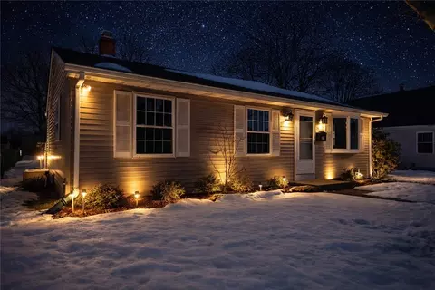 70 Manistee St, Pawtucket, RI 02861