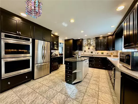 Kitchen - 25 Coachman Pike, Ledyard, CT 06339 photo 1 of 6