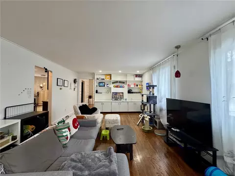 Living - 25 Coachman Pike, Ledyard, CT 06339 photo 2 of 3