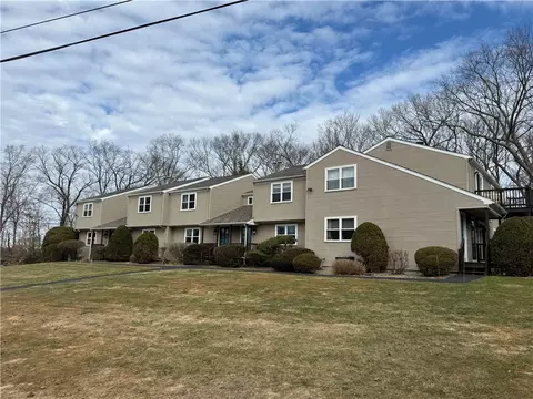 351 New London Ave #302, Warwick, RI 02886