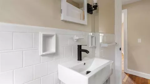 Bath - 6 Seneca St, Warwick, RI 02886 photo 1 of 2