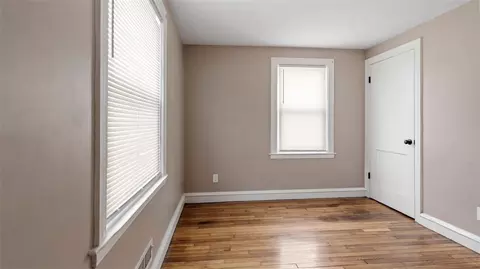 Bedroom - 6 Seneca St, Warwick, RI 02886 photo 3 of 5