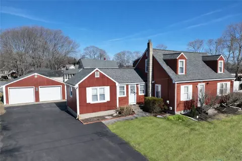 11 Blackbird Rd, West Kingston, RI 02892