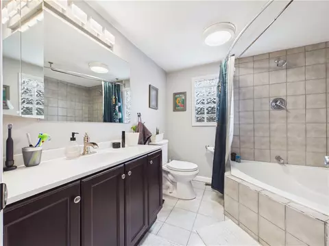 Bath - 26 Edgewood Rd, Glocester, RI 02814 photo 1 of 3